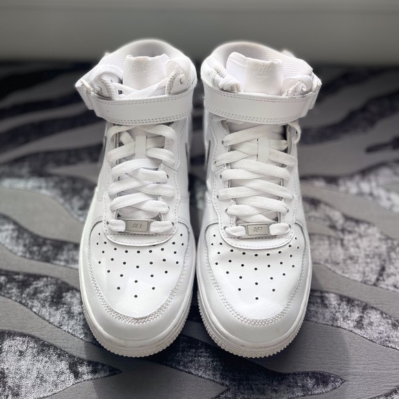 White Nike Air Force 1 Mid - Picture 3 of 5